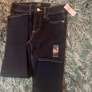 Boys jeans NWT! Skinny leg dark denim jeans